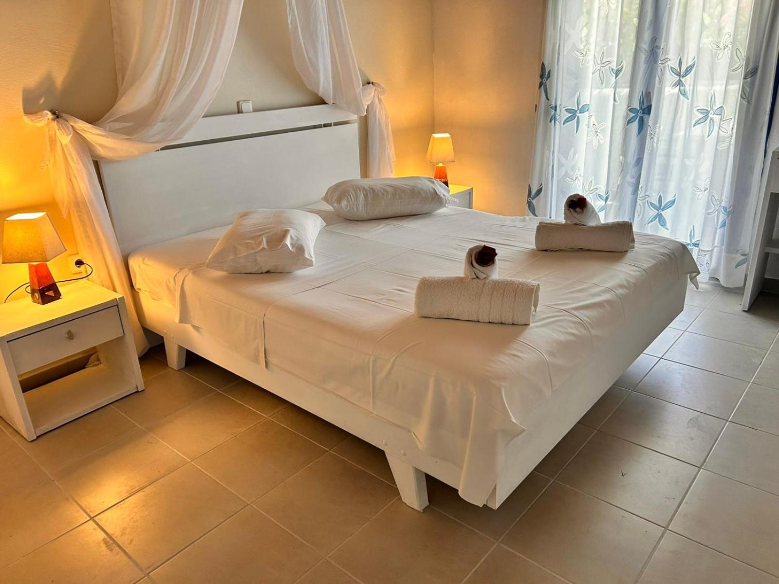 Dreams Apartments - Katelios,Santa Barbara Beach ภายนอก รูปภาพ
